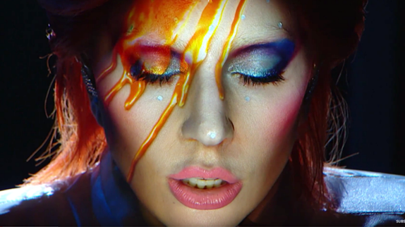 Lady Gaga : son hommage à David Bowie !
