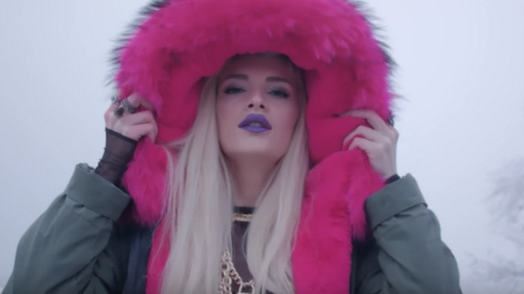 Era Istrefi : son tube "Bonbon" en anglais !