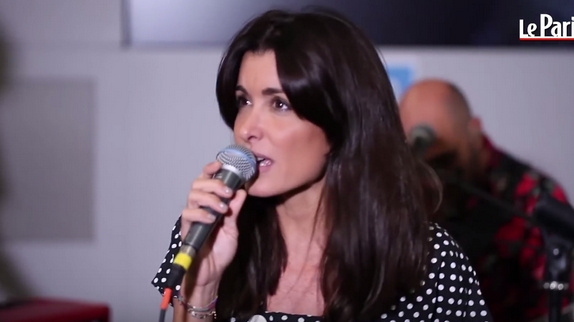 Jenifer dévoile l'inédit "Tout devient possible"