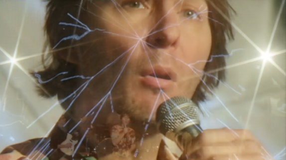 Phoenix : un clip décalé pour "J-Boy"