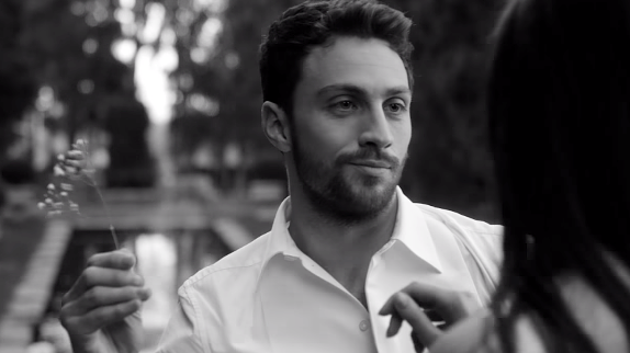 Givenchy rappe avec Aaron Taylor-Johnson