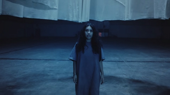 Alessia Cara opère un retour dystopique