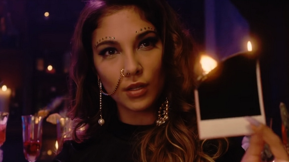 Chilla se venge dans "Mira"