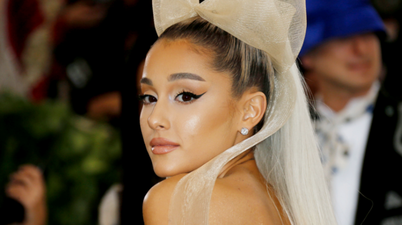 Ariana Grande clashe les Grammy Awards