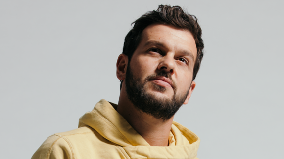 Claudio Capéo vise "Plus haut"