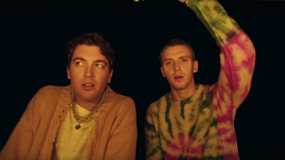Lauv et LANY : le clip de "Mean It"