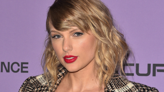 Taylor Swift : écoutez l'inédit "Only The Young"