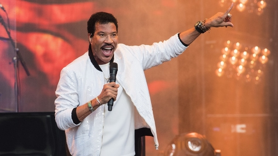Lionel Richie veut refaire "We Are The World"