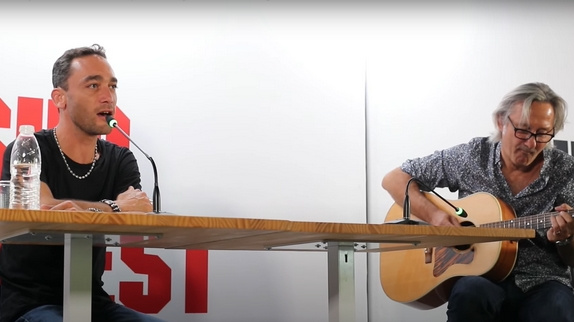 Jean-Baptiste Guegan chante un inédit en live