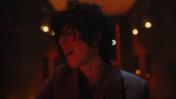 LP : le clip mexicain de "How Low Can You Go"