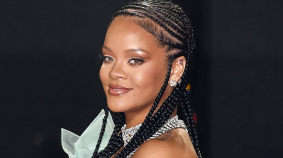 Rihanna "s'amuse" sur son nouvel album