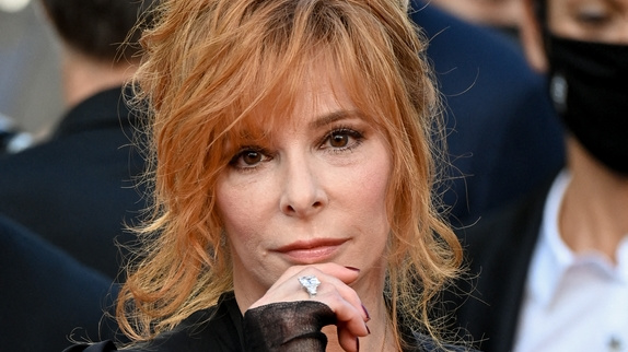 Mylène Farmer illustre des couvertures