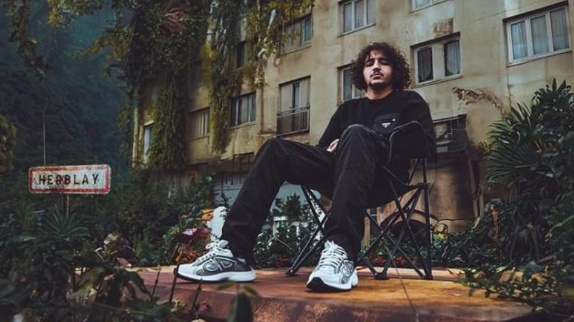 À la découverte de Mougli, espoir du rap français
