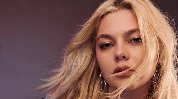 Eurovision : Louane déjà deuxième des bookmakers !