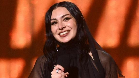 Charli XCX : 50.000 ventes pour "Brat"