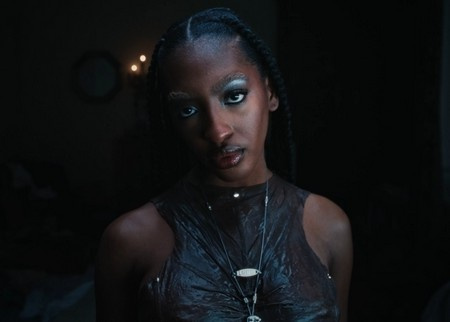 Ebony dévoile le clip "Mon paradis"