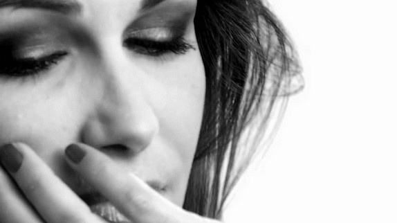 Héléna Noguerra : le clip "The End of the Story"
