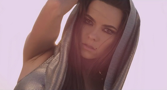 Inna revient avec le clip sexy de "Be My Lover"