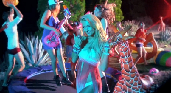 Paris Hilton : découvrez le clip de "Good Time"