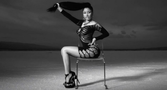 Nicki Minaj hot dans le clip "Lookin Ass Nigga"