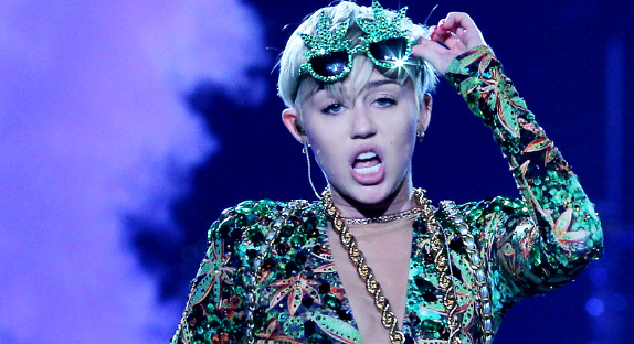 Miley Cyrus : le trailer survolté du "Bangerz Tour"