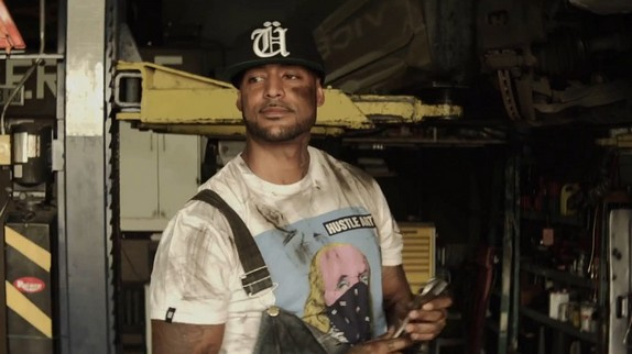 Booba dévoile le clip violent de "OKLM"