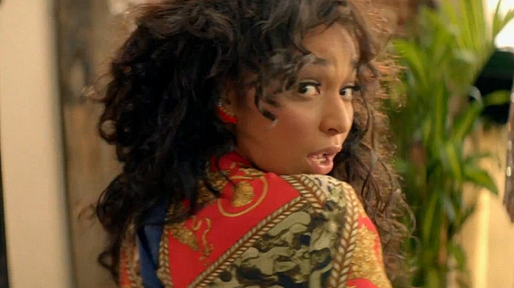 Zayra (Star Ac) danse dans le clip "Premier regard"