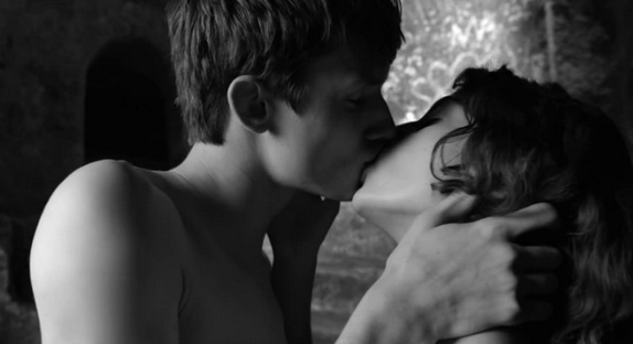 Musique de la pub "Amor Amor" : qui chante ?