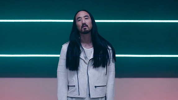 Steve Aoki invite will.i.am dans son nouveau clip