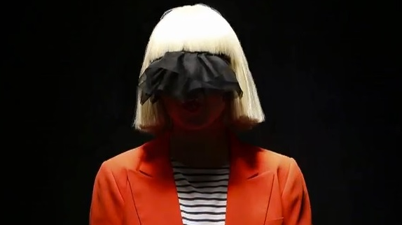 Sia chante "Salted Wound" pour "50 nuances..."