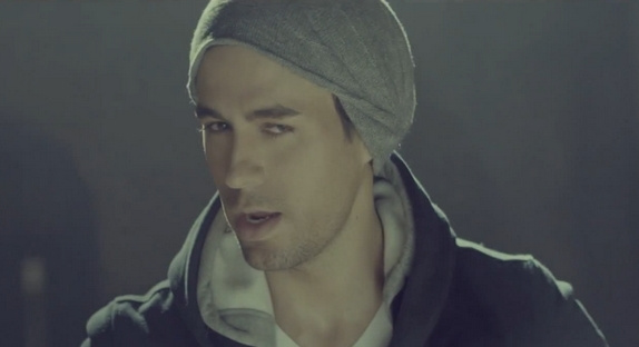 Enrique Iglesias torride dans "Noche y de dia"