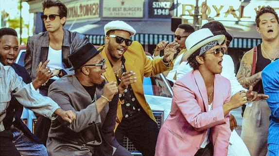 Tops US : "Uptown Funk" et Wiz Khalifa brillent