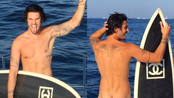 Baptiste Giabiconi pose nu sur Instagram