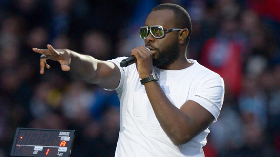 Maître Gims hué au Stade de France