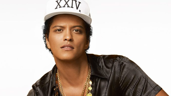 Bruno Mars romantique sur "Versace On the Floor"