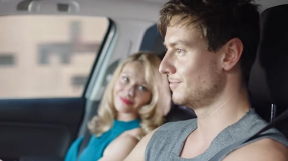 Musique de la pub Suzuki Baleno : qui chante ?