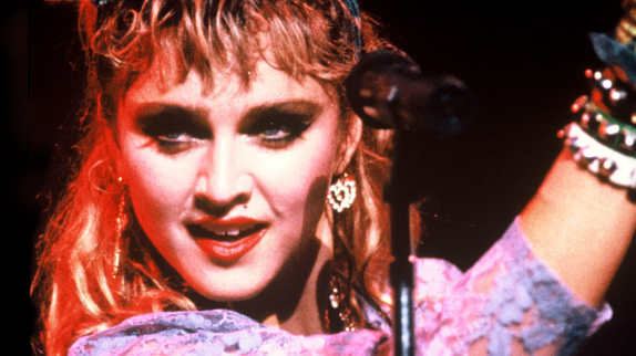 Madonna furieuse contre son biopic