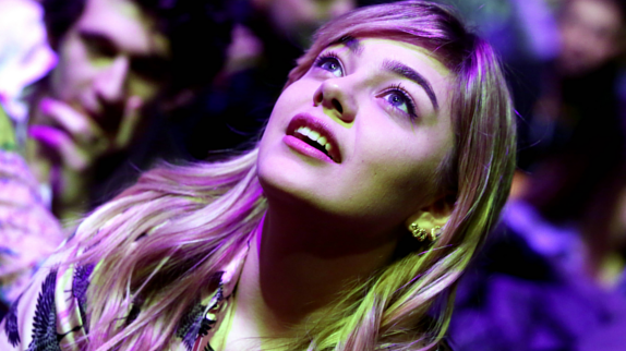 Louane raconte son duo avec The Chainsmokers