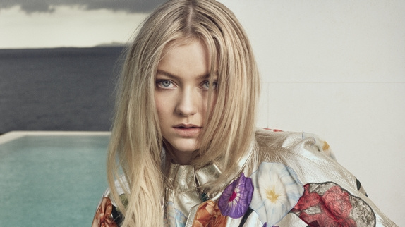 Astrid S en interview pour son EP "Party's Over"