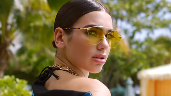 Dua Lipa prend le pouvoir avec "New Rules"