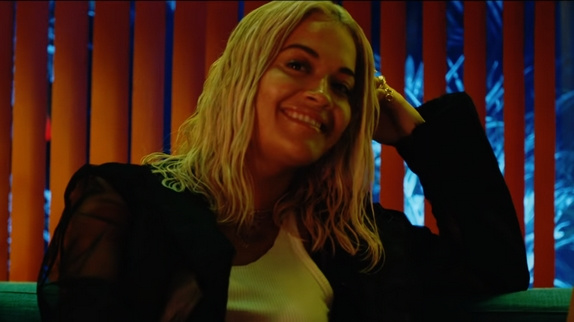 Rita Ora, sensuelle sur "Let You Love Me"