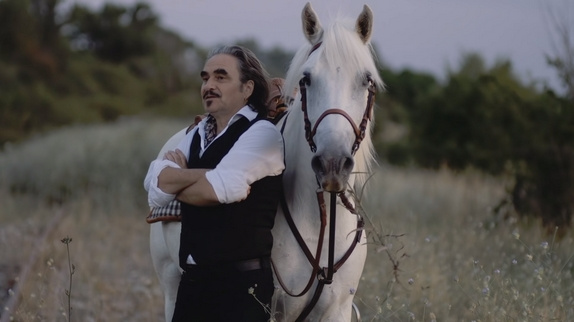 S. Eicher à cheval pour "Combien de temps"