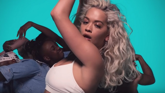 Rita Ora mène la danse avec "Ritual"