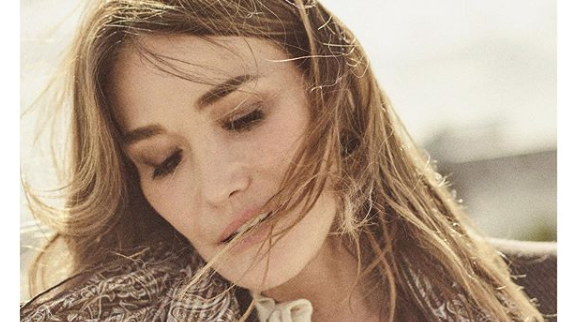 Carla Bruni chante "Un grand amour"