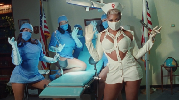 Megan Thee Stallion twerke dans "Thot Shit"