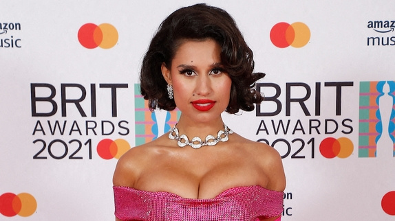 RAYE : son coup de gueule contre son label
