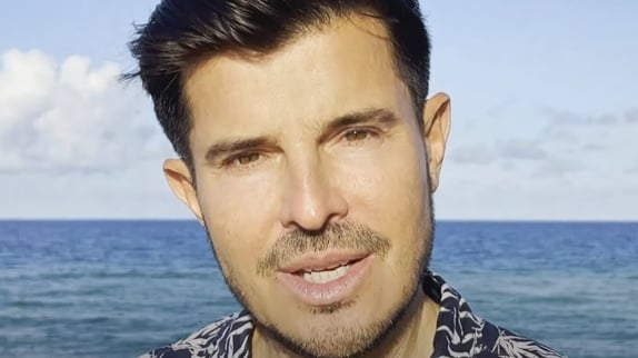 Vincent Niclo reprend "Dis-lui" de Mike Brant
