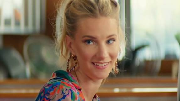 Clean Bandit reprend Whitney Houston : le clip !
