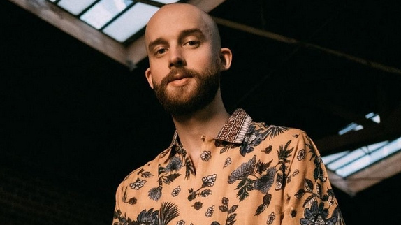 Jaymes Young cartonne avec "Infinity"