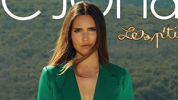 Joyce Jonathan chante "T'es beau, t'es beau"